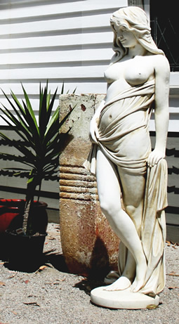 example of statue - Marilyn